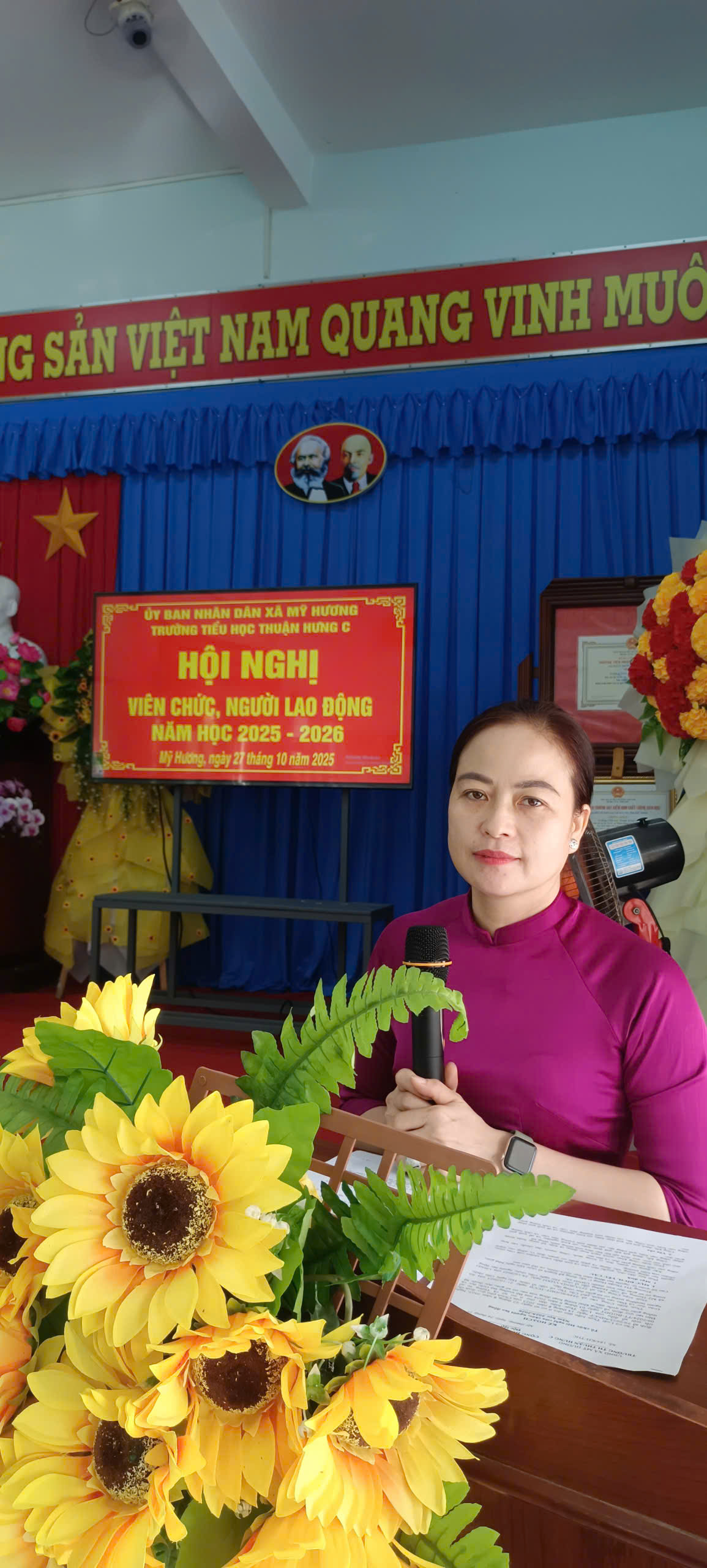 TRƯỜNG TH THUẬN HƯNG C TỔ CHỨC HỘI NGHỊ NHÀ GIÁO, NGƯỜI LAO ĐỘNG NĂM HỌC 2025 - 2026